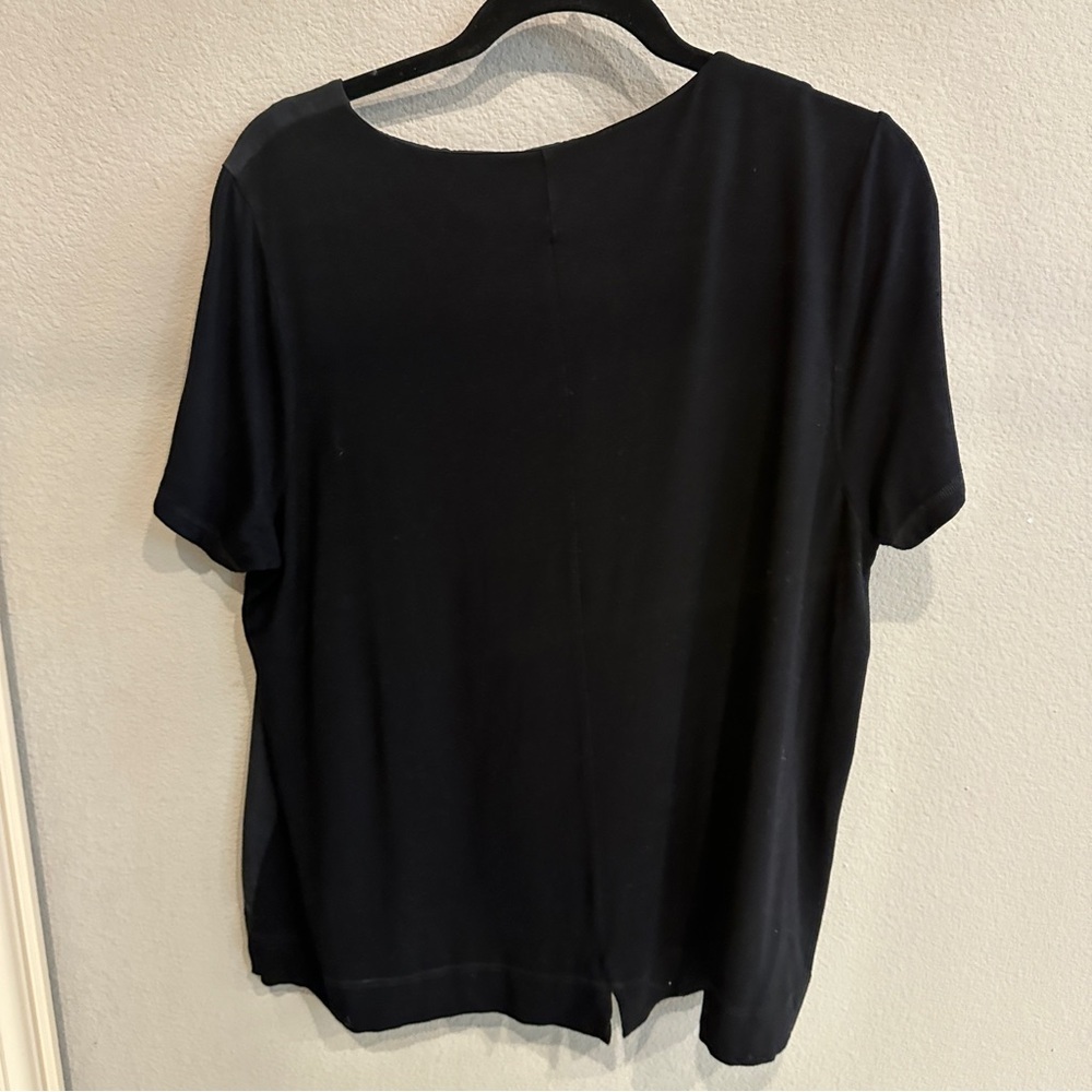 Elemente Clemente | 4 | black light weight boxy short sleeve top - Picture 3 of 6